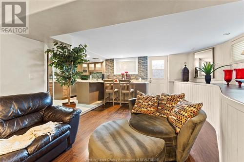 181 Janette, Windsor, ON - Indoor Photo Showing Living Room