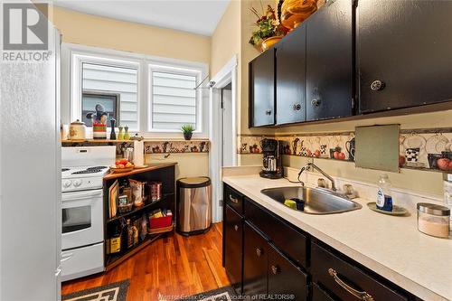 181 Janette, Windsor, ON - Indoor Photo Showing Kitchen