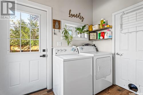 370 Stadacona Street E, Moose Jaw, SK - Indoor Photo Showing Laundry Room