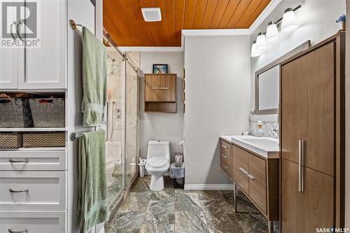 370 Stadacona Street E, Moose Jaw, SK - Indoor Photo Showing Bathroom