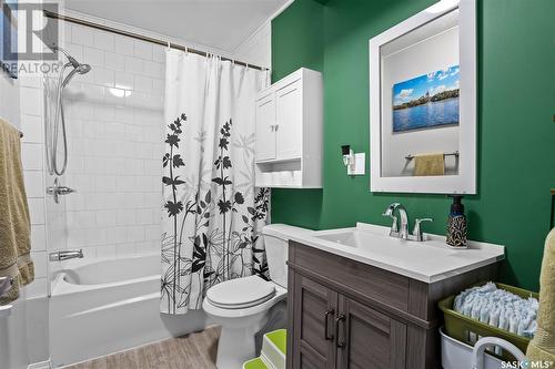 370 Stadacona Street E, Moose Jaw, SK - Indoor Photo Showing Bathroom