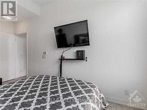 Lph12 - 270 Dufferin Street, Toronto (South Parkdale), ON - Indoor Photo Showing Bedroom