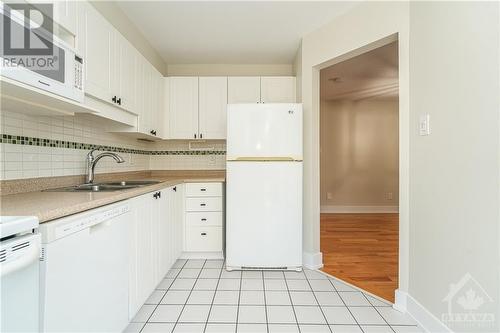 1478 Bonneville Crescent, Ottawa, ON - Indoor Photo Showing Kitchen With Double Sink