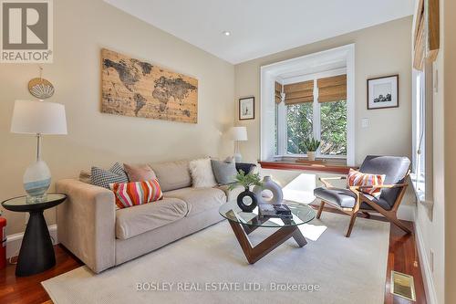 203 Rumsey Road, Toronto, ON - Indoor Photo Showing Living Room