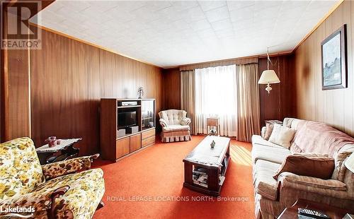 210 Cherry Street, Clearview, ON - Indoor Photo Showing Living Room