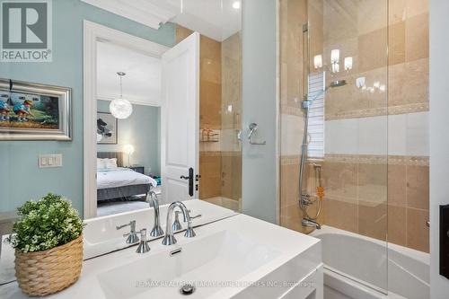 125 Munro Boulevard, Toronto, ON - Indoor Photo Showing Bathroom