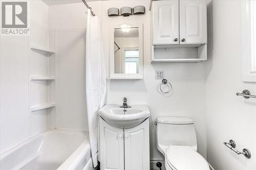 1391 Bellevue Avenue, Sudbury, ON - Indoor Photo Showing Bathroom