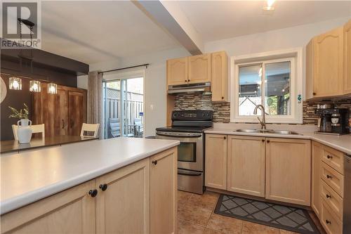 160 Eaglestone Court, Sudbury, ON - Indoor Photo Showing Kitchen With Double Sink