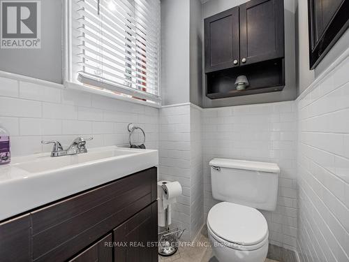 40 Grattan Street, Toronto, ON - Indoor Photo Showing Bathroom