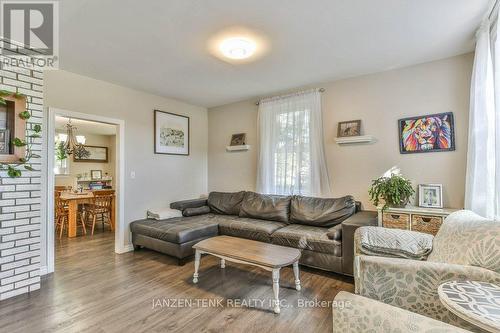 27 Union Street, Bayham (Vienna), ON - Indoor Photo Showing Living Room