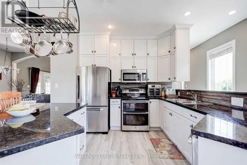 524 Hoover Road, Stirling-Rawdon, ON - Indoor Photo Showing Kitchen With Double Sink