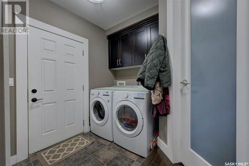 814 Rock Hill Lane, Martensville, SK - Indoor Photo Showing Laundry Room