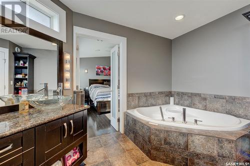 814 Rock Hill Lane, Martensville, SK - Indoor Photo Showing Bathroom