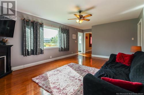 1377 Centennial Road, Norton, NB - Indoor Photo Showing Living Room