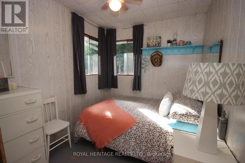 938 Siberia Road, Renfrew, ON - Indoor Photo Showing Bedroom