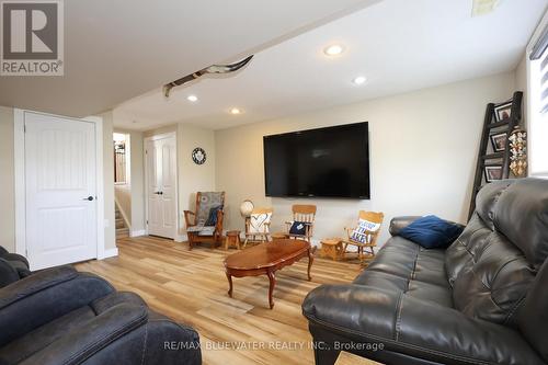 34486 Gore Road, South Huron (Stephen Twp), ON - Indoor Photo Showing Living Room