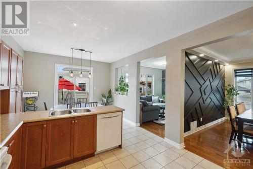 259 Trail Side Circle, Ottawa, ON - Indoor Photo Showing Kitchen With Double Sink