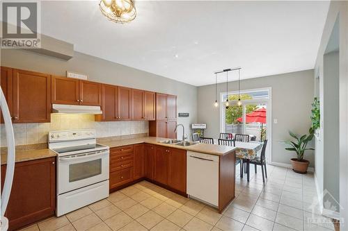 kitchen - 259 Trail Side Circle, Ottawa, ON - Indoor Photo Showing Kitchen With Double Sink