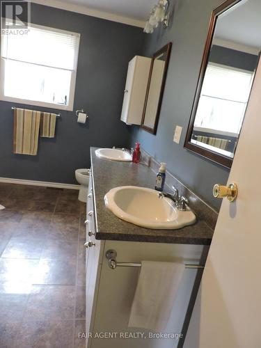 20232 Hwy 66 East, Larder Lake (Larder/Virginiatown), ON - Indoor Photo Showing Bathroom