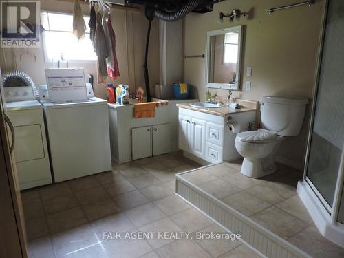 20232 Hwy 66 East, Larder Lake (Larder/Virginiatown), ON - Indoor Photo Showing Laundry Room