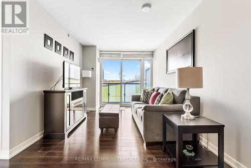 512 - 170 Fort York Boulevard, Toronto, ON - Indoor