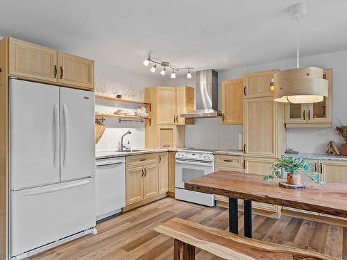 Kitchen - 158 Rue De Bagot, Bromont, QC - Indoor Photo Showing Kitchen