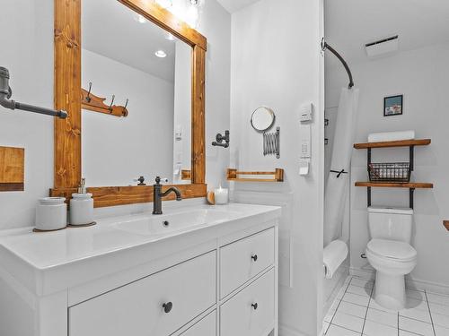 Bathroom - 158 Rue De Bagot, Bromont, QC - Indoor Photo Showing Bathroom