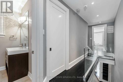 547 Dovercourt Road, Toronto, ON - Indoor Photo Showing Bathroom