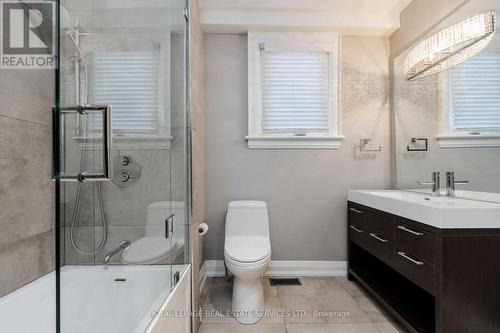 547 Dovercourt Road, Toronto, ON - Indoor Photo Showing Bathroom