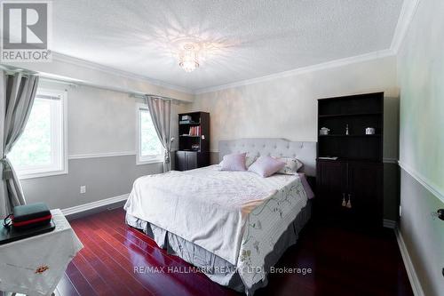 59 Oatlands Crescent, Richmond Hill, ON - Indoor Photo Showing Bedroom