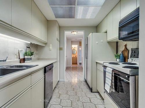 1111-3000 Bathurst St, Toronto, ON - Indoor Photo Showing Kitchen With Double Sink