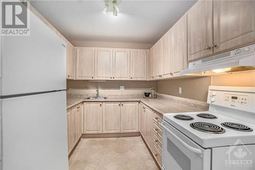 825 Cahill Drive W Unit#150, Ottawa, ON - Indoor Photo Showing Kitchen