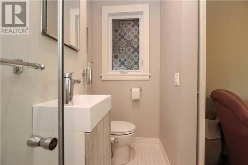 27 Nepahwin Avenue, Sudbury, ON - Indoor Photo Showing Bathroom