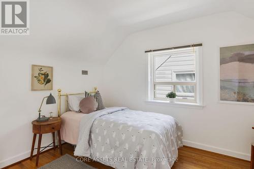 9 Lyndale Drive, Toronto, ON - Indoor Photo Showing Bedroom