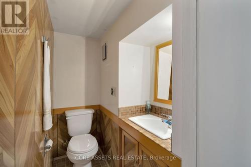 9 Lyndale Drive, Toronto, ON - Indoor Photo Showing Bathroom