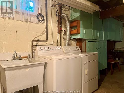 17 De Graeve Drive, Chatham, ON - Indoor Photo Showing Laundry Room