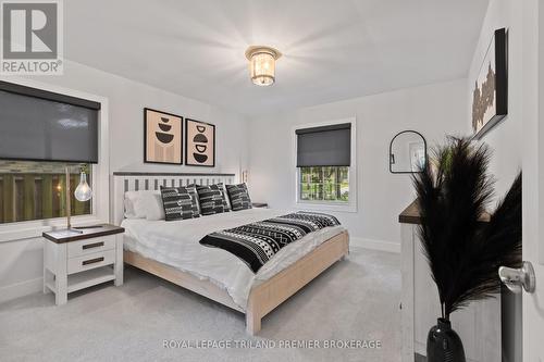 1630 Hillside Drive, London, ON - Indoor Photo Showing Bedroom