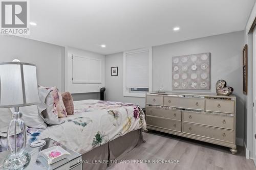 1630 Hillside Drive, London, ON - Indoor Photo Showing Bedroom