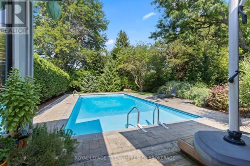 1630 Hillside Drive, London, ON - Outdoor With In Ground Pool With Backyard