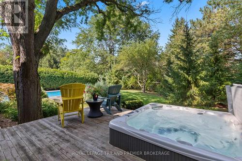 1630 Hillside Drive, London, ON - Outdoor