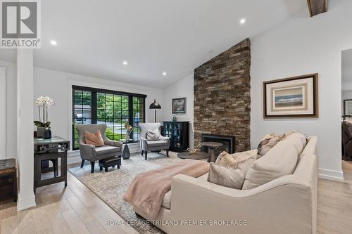 1630 Hillside Drive, London, ON - Indoor Photo Showing Living Room With Fireplace