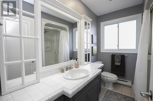 704 Third Lin E, Sault Ste. Marie, ON - Indoor Photo Showing Bathroom