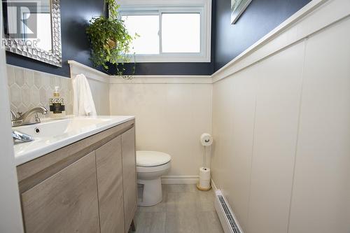 704 Third Lin E, Sault Ste. Marie, ON - Indoor Photo Showing Bathroom