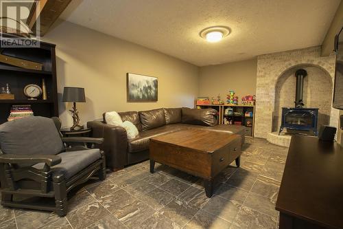 704 Third Lin E, Sault Ste. Marie, ON - Indoor Photo Showing Living Room With Fireplace