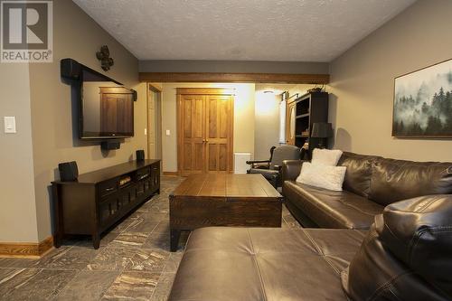 704 Third Lin E, Sault Ste. Marie, ON - Indoor Photo Showing Living Room