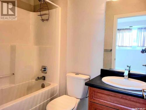 307 Bentley Lane, Saskatoon, SK - Indoor Photo Showing Bathroom