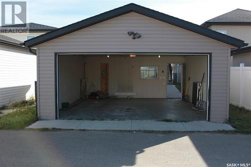 307 Bentley Lane, Saskatoon, SK - Outdoor