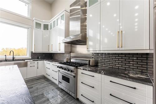 26 Prince Cove, East St Paul, MB - Indoor Photo Showing Kitchen With Upgraded Kitchen