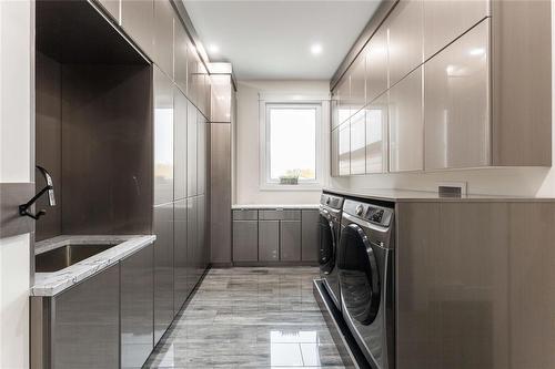 26 Prince Cove, East St Paul, MB - Indoor Photo Showing Laundry Room