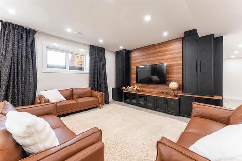 26 Prince Cove, East St Paul, MB - Indoor Photo Showing Living Room